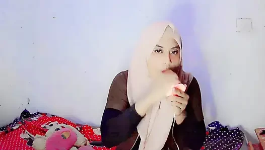 Indonesian Sissy Hijab Anal Virginity Lost