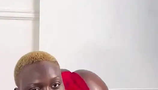 Twerking and Oiling My Big Ass