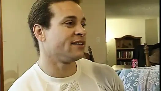 Cewek dengan tubuh aduhai ini minta dientot sama temannya dan pacarnya