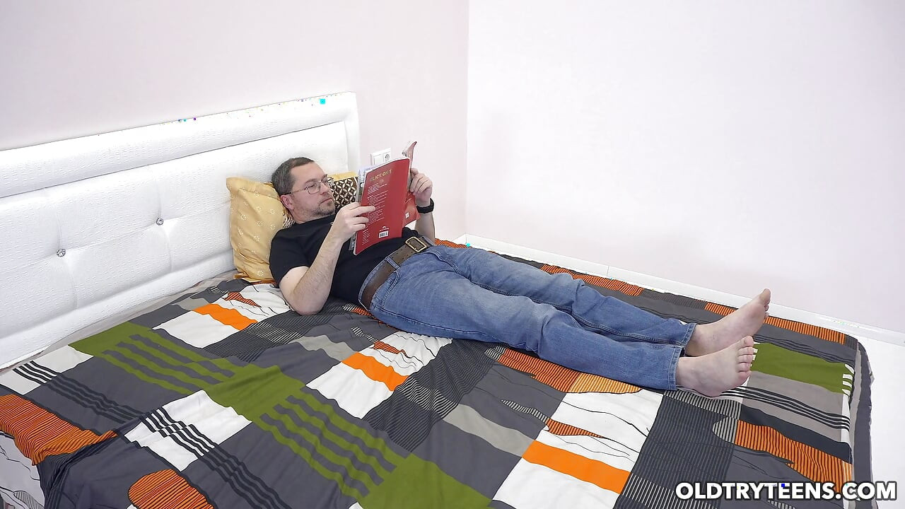 欲求不満の継娘が英語のレッスンを選んだ