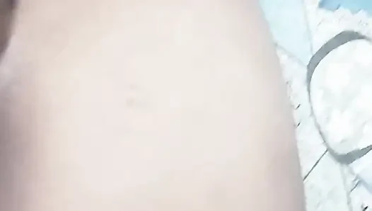 Pooja karısının amına salatalık soktu, amcığı ve götü patladı