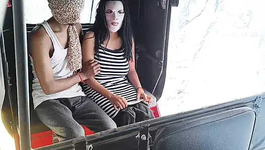 Musim 174. Amisha saudara tiri ngentot di e-rickshaw dengan pacar