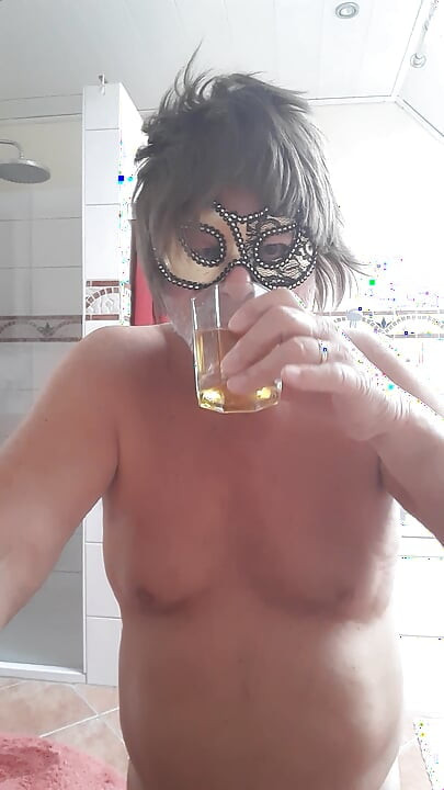Cheers - ένα ωραίο ποτήρι αφρώδες κρασί