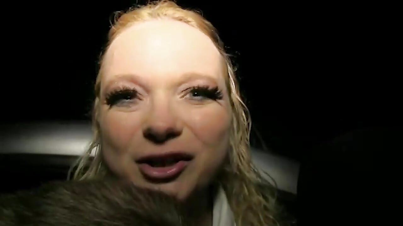 Tetek besar menghisap batang doggers