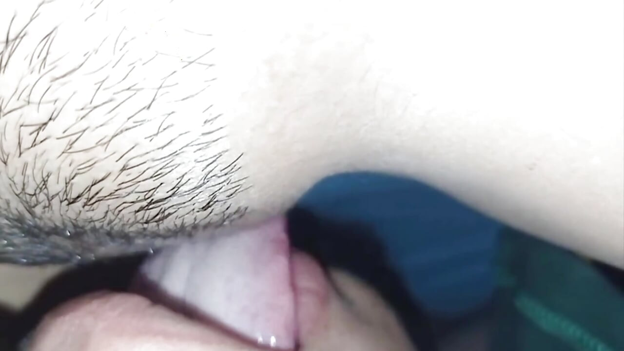 Thai girl Ninew gets her burned until her mouth is wet