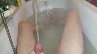 xH_Handy_Mein писающую воду в ванне с 12.01.22