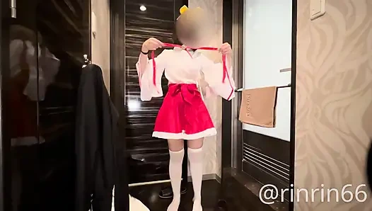 18-jährige japanische studentin Miko cosplay body writing 7 mal hintereinander orgasmen während aufenthalt eingeführt, kein Kolben eingeführt