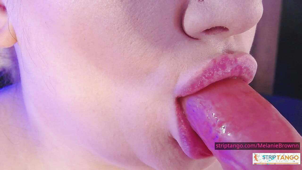 顽皮的话在这里开始。真正的女孩自慰，Joi，修剪腿！