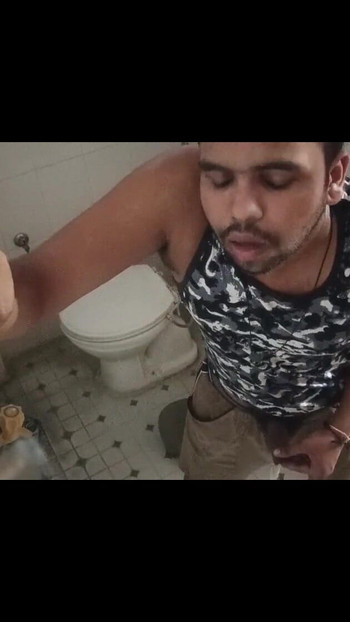 Key moment from "Feeling fast horny masterbate and then horny pee."