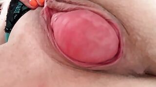 POV masturbeert in bed