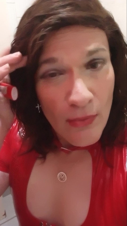 Senhora adora vermelho