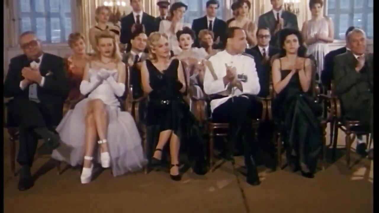 Nagy vintage anális behatolásos szexi szőke fasz szopása