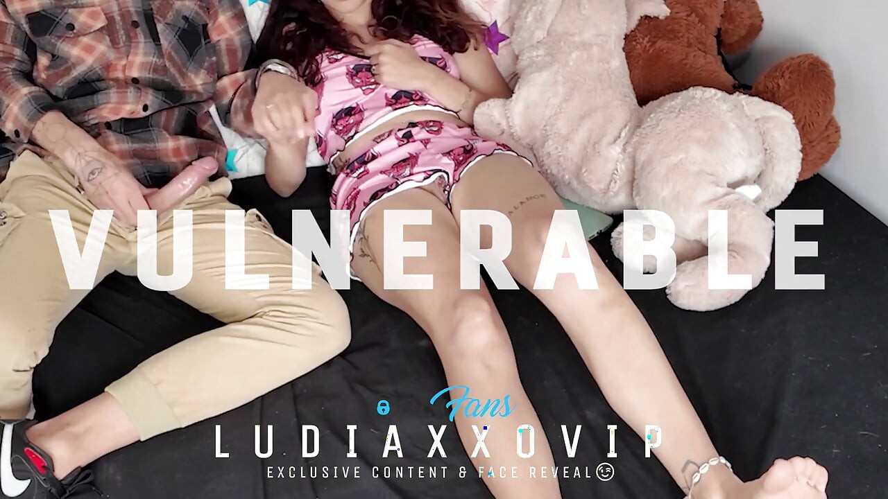 Kesalahan Besar! Stepdaughter Tiri Polos Ini Dientot Sama Ayah Tirinya Sendiri!