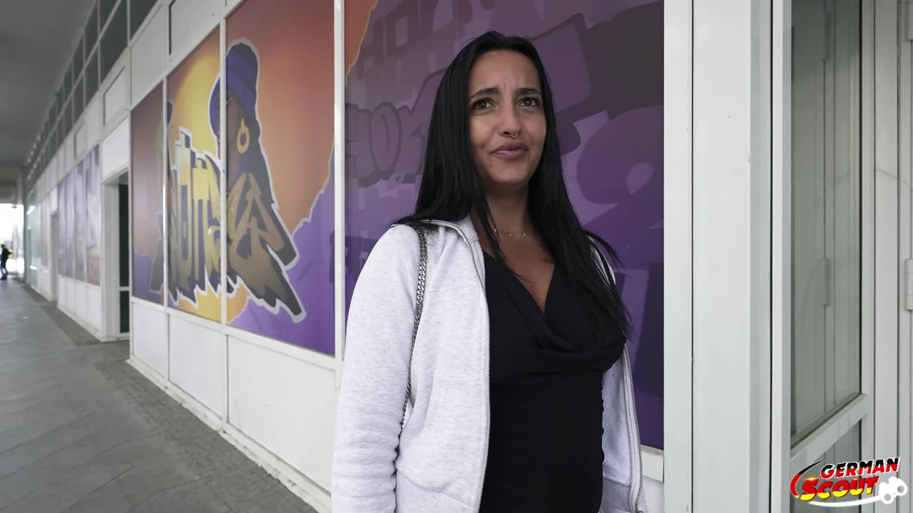 Alman izci - kahverengi tenli mürekkepli molly lolipop Berlin'de ilk oyuncu seçmelerinde sikişiyor