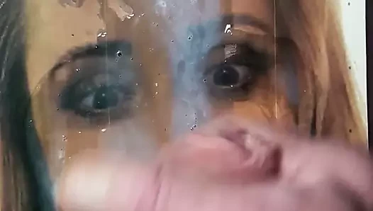 Altın kız tekrar saygı duruşunda bulundu