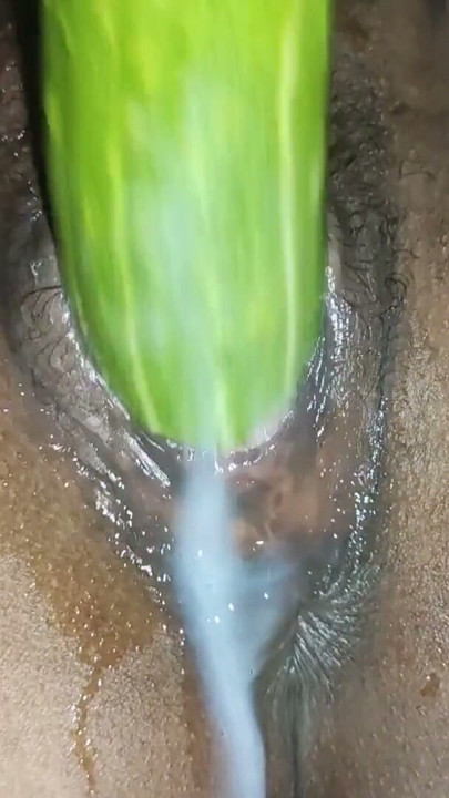 Horny Pinay Wife Firstime Masturbating Using Cucumber then She Squirts Alot | Clip 1