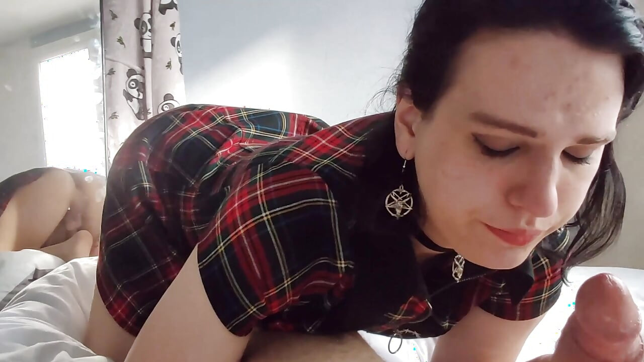 Gorgeous Alt Trans-girl Suck and Fucks