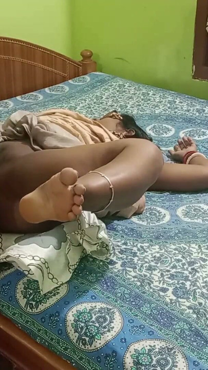 Delhi Hot Sexy Neighbour Bhabhi Richa Sucking and Fucking Hardcore on Xvideos | Clip 3