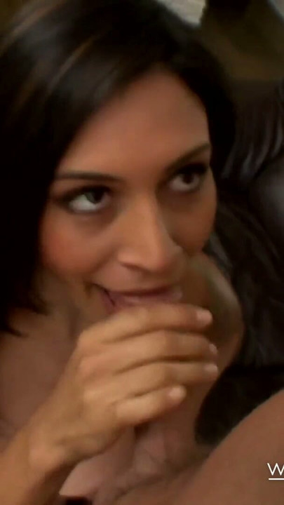 Perfect Cumshot MILF | Clip 1
