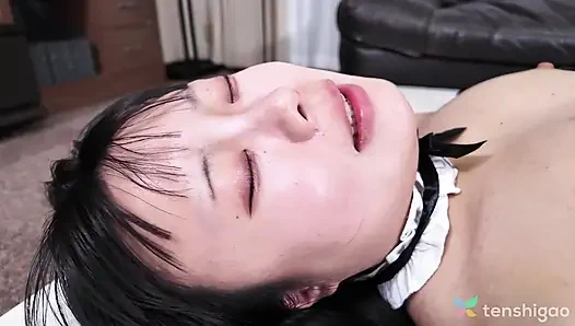 Japon seksi hizmetçi Cocona Himekawa seksi seven yaramaz bir kız.