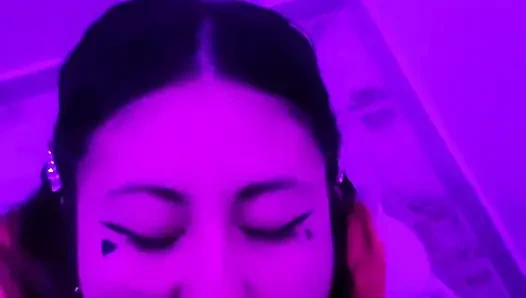 Das schöne schulmädchen dherlydoll gibt mir einen leckeren blowjob und schlampiges abspritzen in den mund!