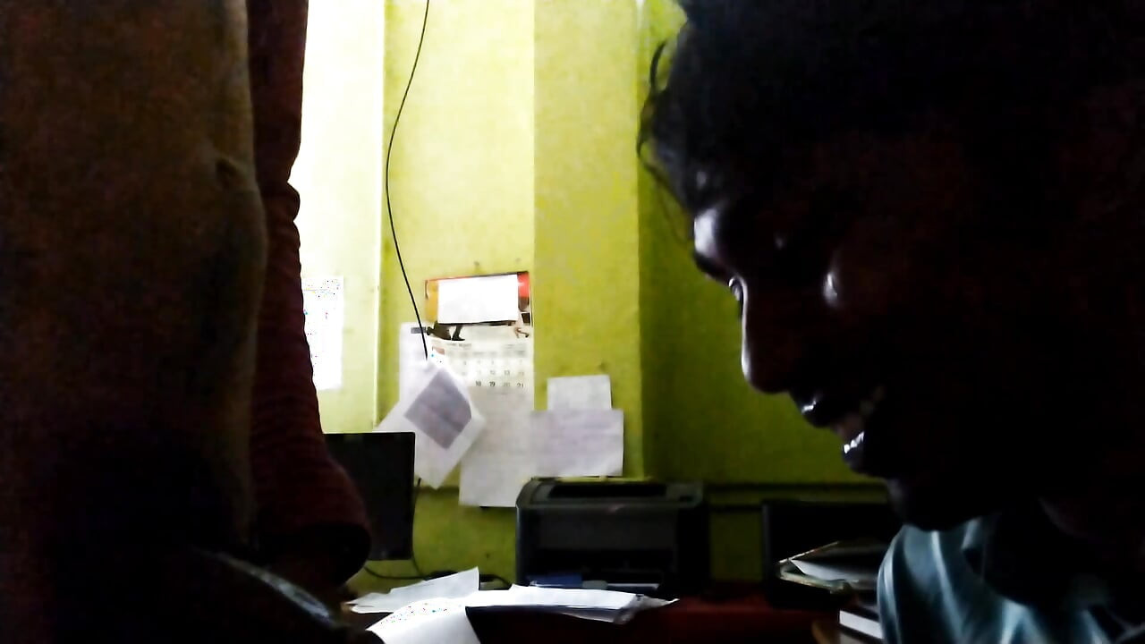 Nyepong sampai tenggorokan dan nyepong temanku yang straight