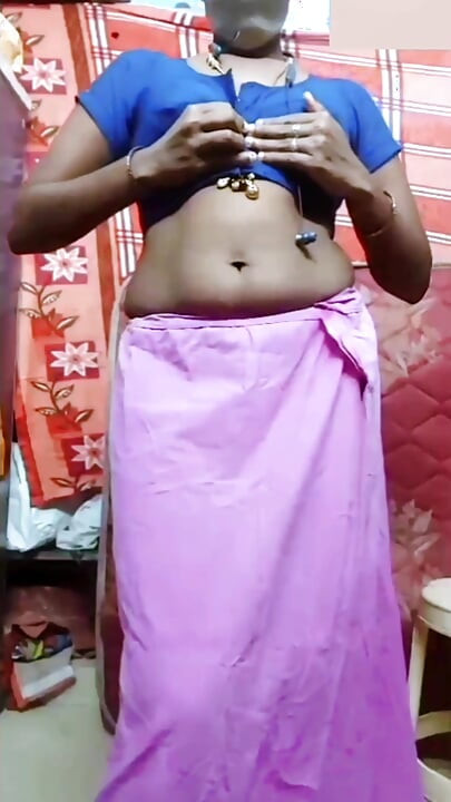 desi bhaartiy tamil patni renu nagn laiv kol chini sautele pita ke stan thappar choot ungli gand chudaee hot aavaaj!