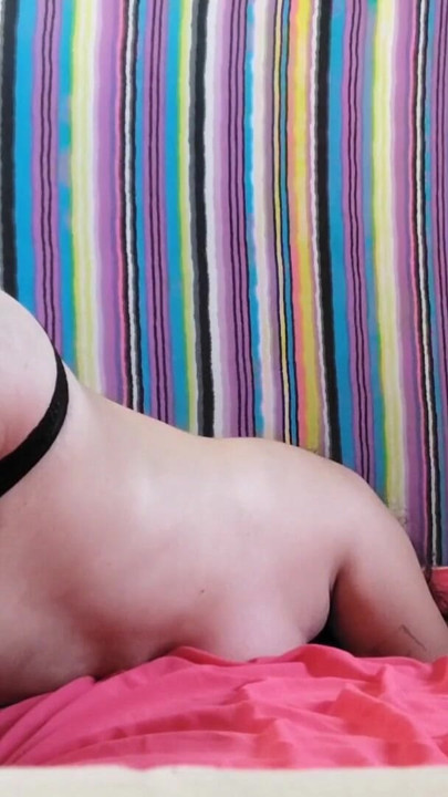 My pretty-faced amateur wife gives me deep throat until she cums all over me and drinks it. | Clip 2