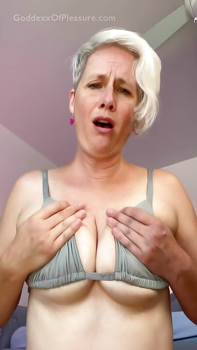 StepMommy Uses Your Face For Her Pleasure - JOI COUNTDOWN