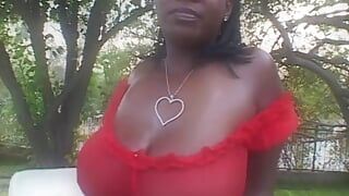 Guy licks and fucks MILF ebony's cunt and gets BJ before creaming her