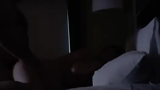 Куколд ночей - проснулся в видео от первого лица, когда мой муж трахает моего друга в задницу - настоящая жажда куколда