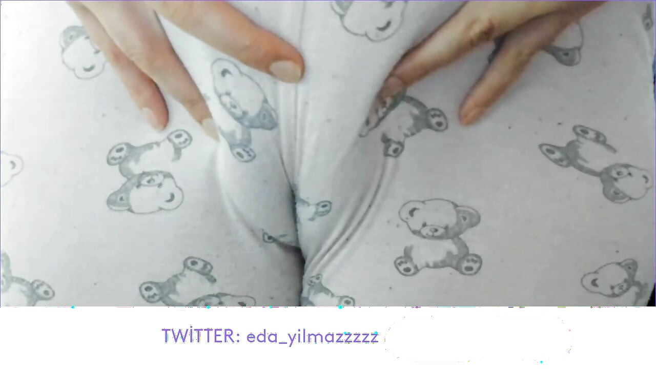 MASTURBATION IN PAJAMAS- CAMELTOE- PUFFED PUSSY- SWOLLEN PUSSY- TURKISH PORN