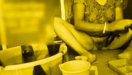 Adik hot dientot habis-habisan sama pacarnya saat mandi di luar ruangan