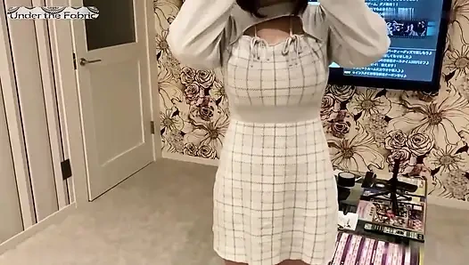 Permainan kasar, terima kasih manis: si cantik yang lembut menerima akhir yang dalam dan intim