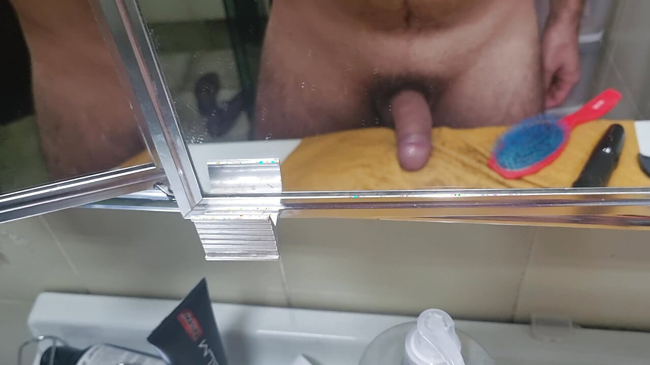 Trimming his beard and brushing his cock against his hair. I'm putting together a new style for my fur. Follow me!