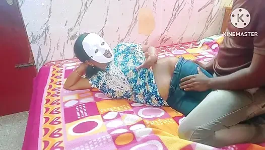 Stiefschwester hat eine tolle zeit mit ihrem stiefbruster, wenn die eltern nicht zu hause sind - volles tamilisches lustvolles Audio mit echt lautem