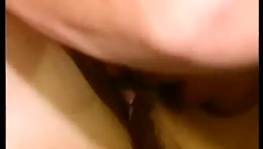 Tante manis lagi asik ngentot kontol pria ini di gym