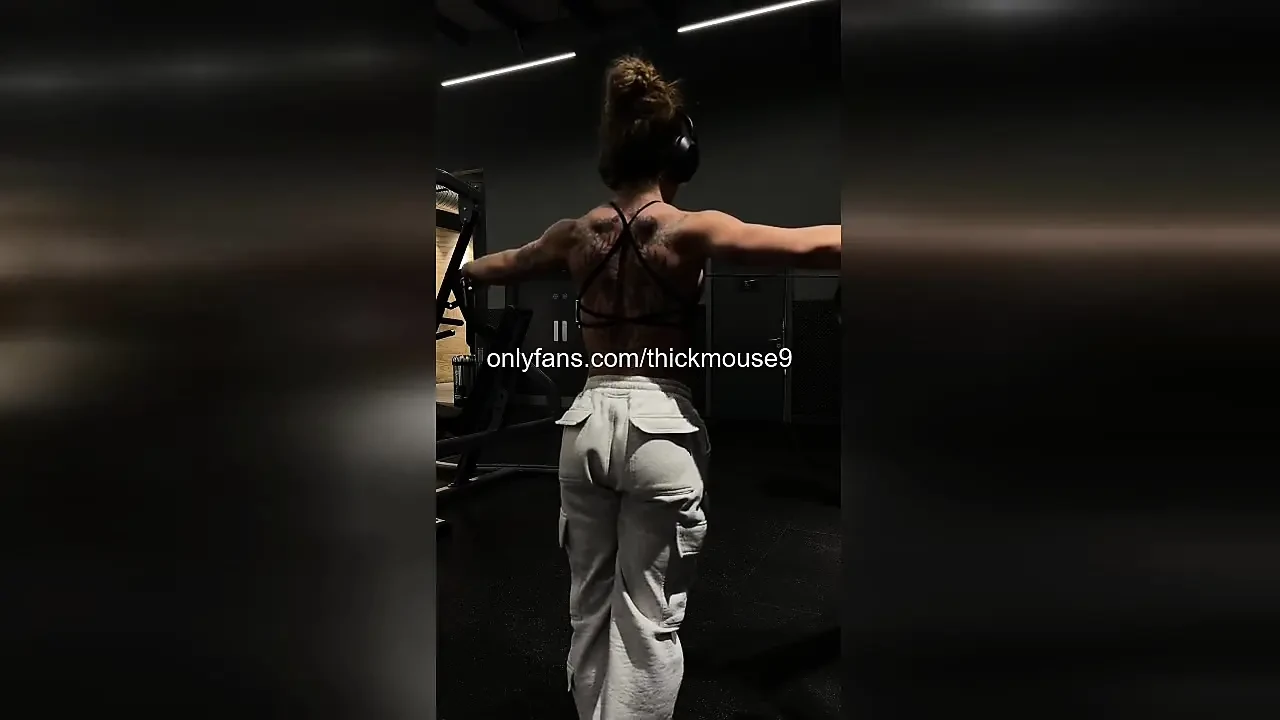 Naughty Teen’s Pussy Slip During Instagram Live Dance