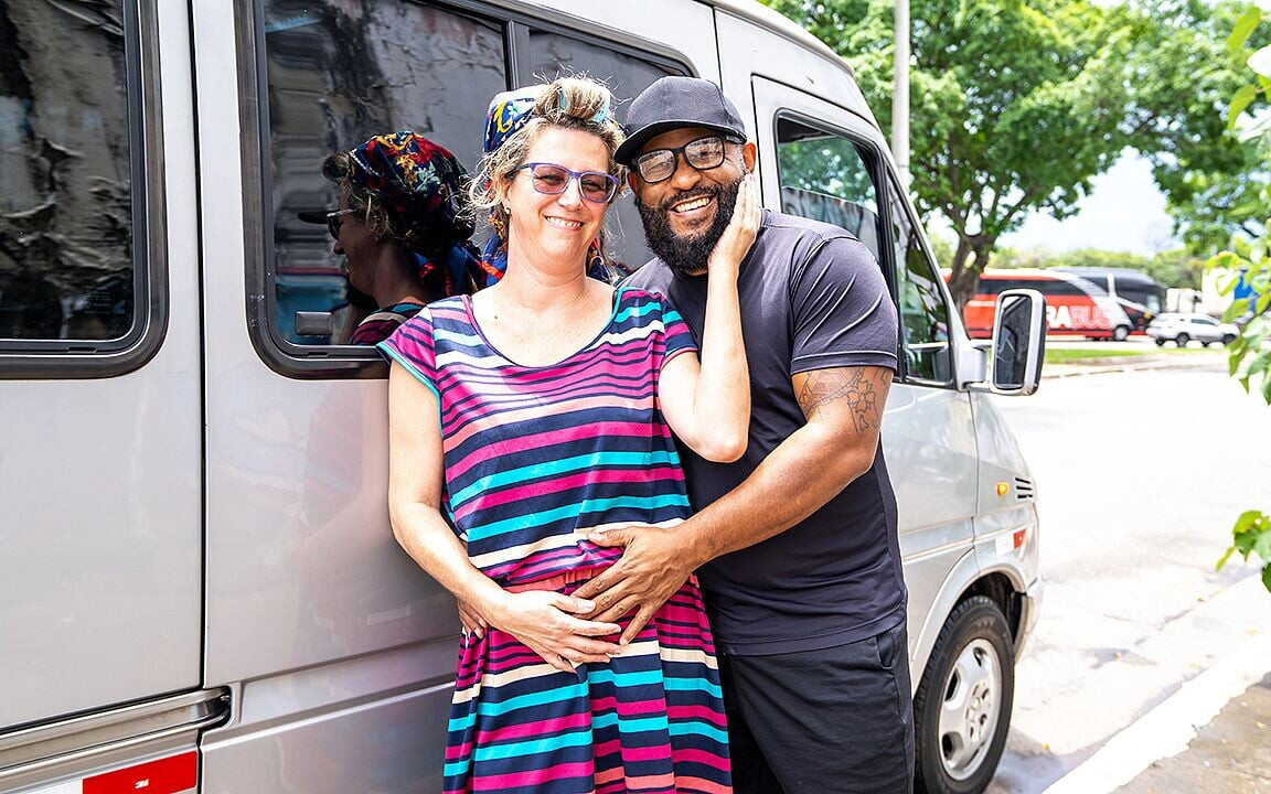 Awek matang dikongkek dubur keras dalam van saya