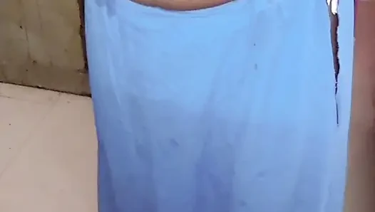 Desi tamilische ehefrau renu nasser nackter körper handtuch trocken &langsam sari-anziehen necken! Indianhotwifex