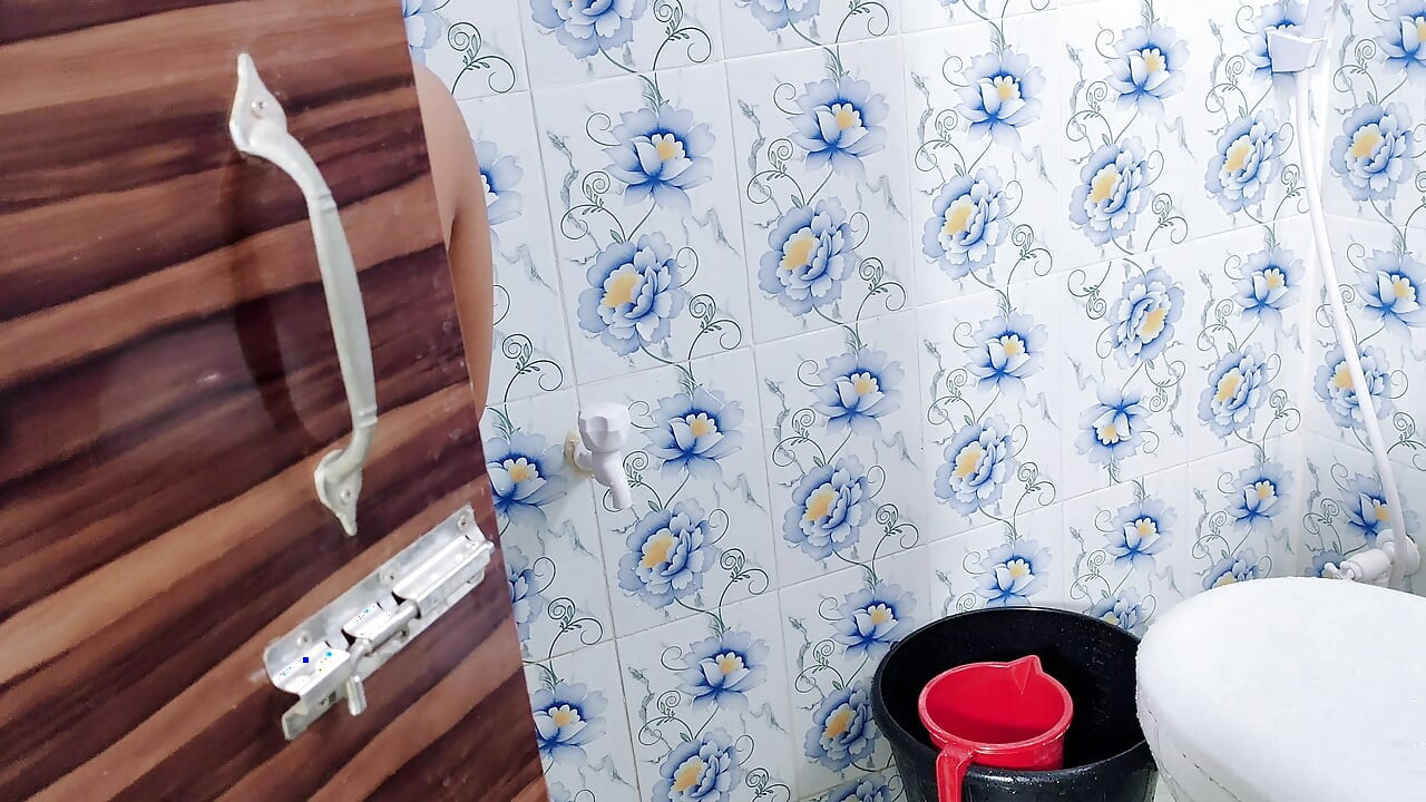 Bangladesi couple sex in the bathroom xxx video