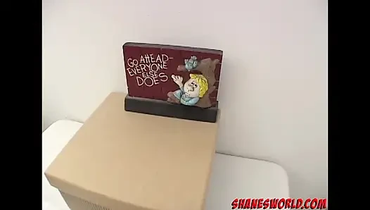 Каждая спальная вечеринка Shane в мире заканчивается полной оргией