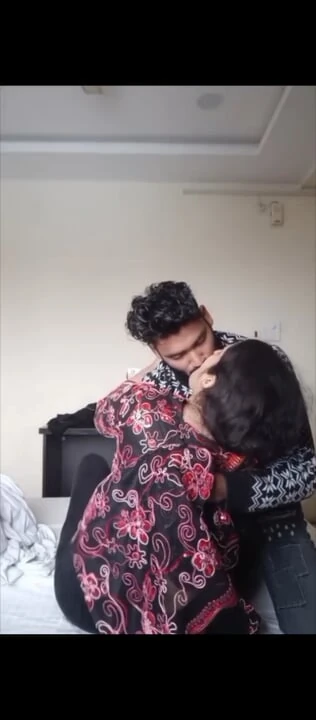 Regardez l’amant desi, romance et baise en levrette, romance desi et baise en levrette
