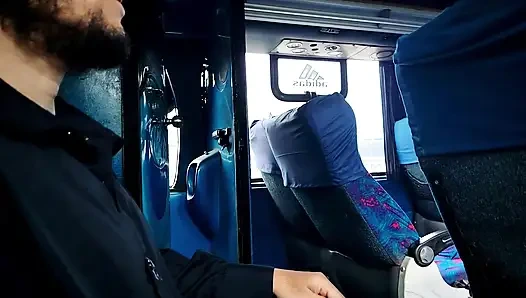 Pendler-Wunsch: Reife latina-MILF holt einen Fremden im Bus für eine unvergessliche Begegnung ab