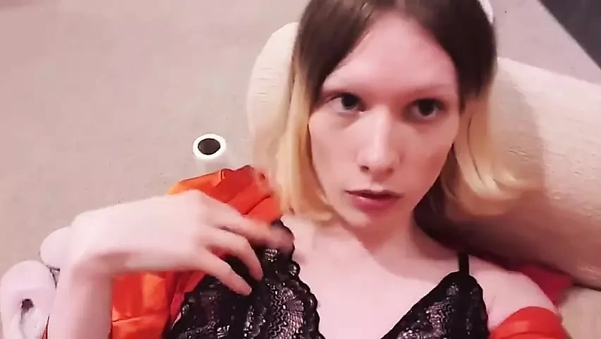 Transsexuala se fute singură