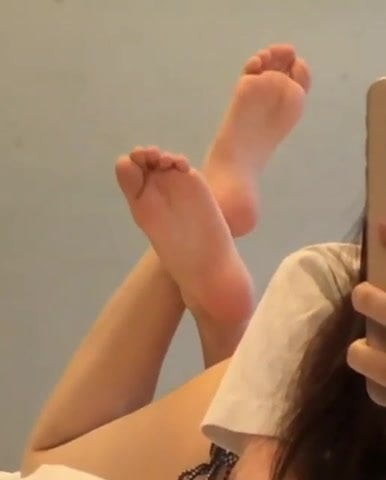 Showing feet