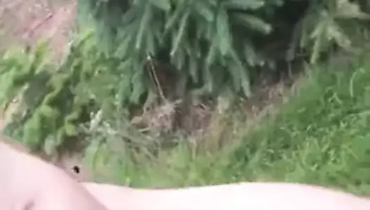 Doğada çıplak yürümek