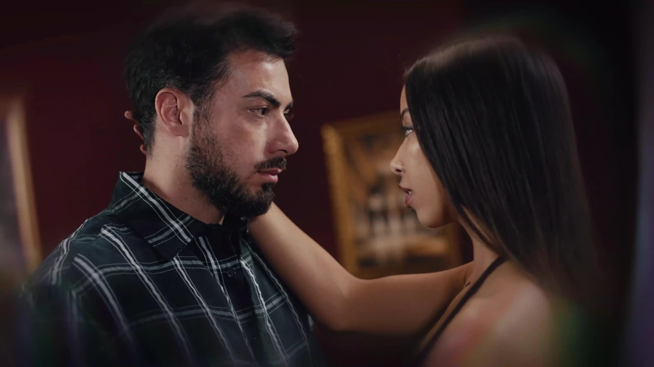 İblis varlık sikişiyor - Clemence Audiard ve küçük gavat dölleme