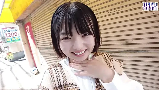 Rail-neckendes rendezvous mit einer kurz geschnittenen süße, die jeden warmen tropfen ausspioniert teil.1