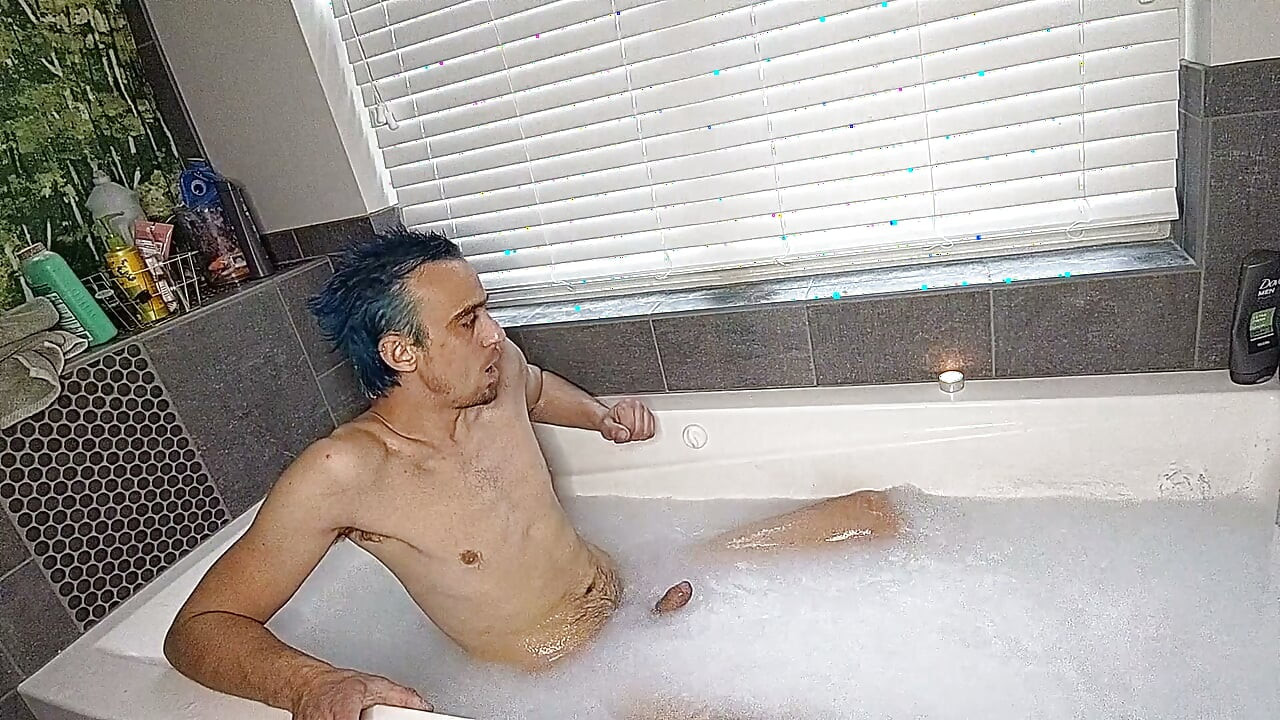 Bored as Hell Pumping My Cock in the Tub with My Bathmate